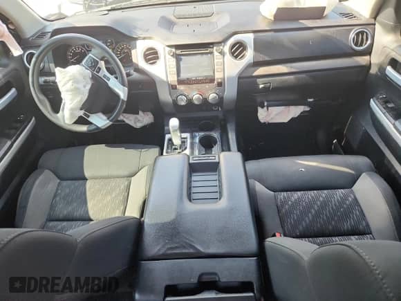 2019 Toyota Tundra SR с VIN 5TFRM5F12KX143986, выставлен на аукционе Copart как лот 69851445 с пробегом 142 082 миль миль и Списание • Salvage title. История ставок и продаж доступна на DreamBid. Изображение 8.