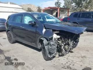 2018 Kia Sorento LX z VIN 5XYPGDA5XJG404284, wystawiony jako IAAI lot #41682070 z przebiegiem 120 411 mil mil oraz . Historia ofert i sprzedaży dostępna na DreamBid. Obrazek 1.