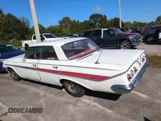 1961 Chevrolet Impala z VIN 11739B190181, wystawiony jako Copart lot #75408464 z przebiegiem 85 386 mil mil oraz Szkoda całkowita • Salvage title. Historia ofert i sprzedaży dostępna na DreamBid. Obrazek 2.