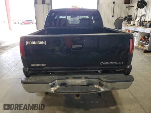 2001 Chevrolet S-10 LS with VIN 1GCDT13W11K256412, listed as a Copart auction lot 53254215 with 162,082 mi miles and Clean title. Bid and sale history available at DreamBid. Image 6.