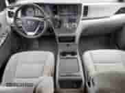 2019 Toyota Sienna LE Auto Access Seat с VIN 5TDKZ3DC5KS972195, выставлен на аукционе Copart как лот 80389185 с пробегом 151 495 миль миль и Списание • Salvage title. История ставок и продаж доступна на DreamBid. Изображение 8.