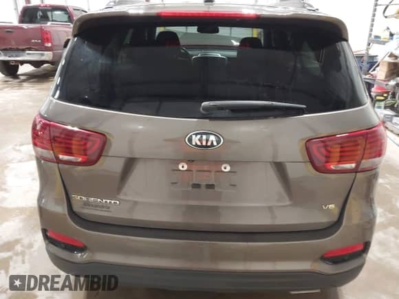 2019 Kia Sorento LX с VIN 5XYPG4A58KG598198, выставлен на аукционе IAAI как лот 43095870 с пробегом 182 169 миль миль и . История ставок и продаж доступна на DreamBid. Изображение 17.