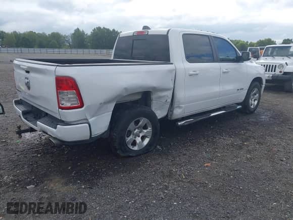 2019 Ram 1500 Big Horn z VIN 1C6RREFT4KN819859, wystawiony jako IAAI lot #43292595 z przebiegiem 88 477 mil mil oraz . Historia ofert i sprzedaży dostępna na DreamBid. Obrazek 4.