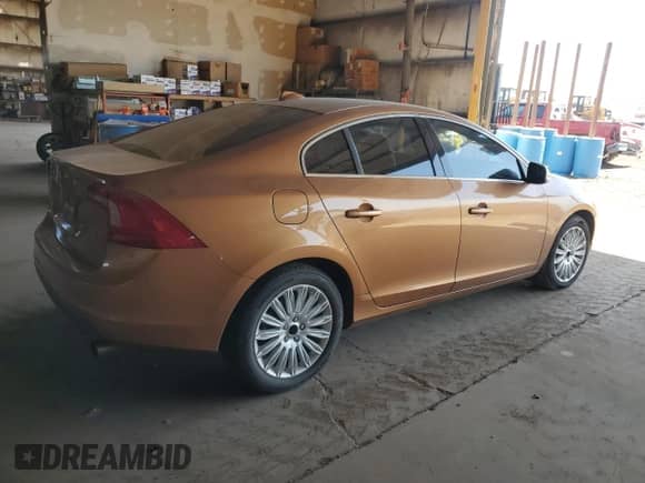 2012 Volvo S60 T5 с VIN YV1622FS2C2108227, выставлен на аукционе Copart как лот 66946365 с пробегом Не указан миль и Чистый • Clean title. История ставок и продаж доступна на DreamBid. Изображение 3.