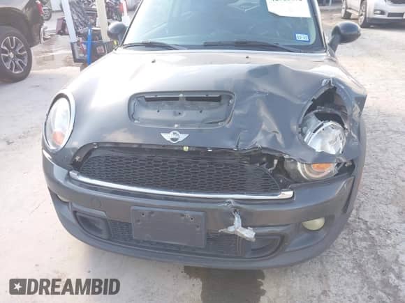 2013 MINI Hardtop S with VIN WMWSV3C54DT393473, listed as a IAAI auction lot 42925892 with 164,418 mi miles and . Bid and sale history available at DreamBid. Image 6.