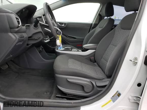 2019 Hyundai Ioniq с VIN KMHC75LH4KU045263, выставлен на аукционе Copart как лот 43736695 с пробегом 99 399 миль миль и Списание • Salvage title. История ставок и продаж доступна на DreamBid. Изображение 7.