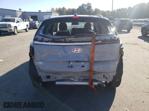 2024 Hyundai Kona Limited z VIN KM8HE3A37RU083166, wystawiony jako Copart lot #76567914 z przebiegiem 10 775 mil mil oraz Szkoda całkowita • Salvage title. Historia ofert i sprzedaży dostępna na DreamBid. Obrazek 6.