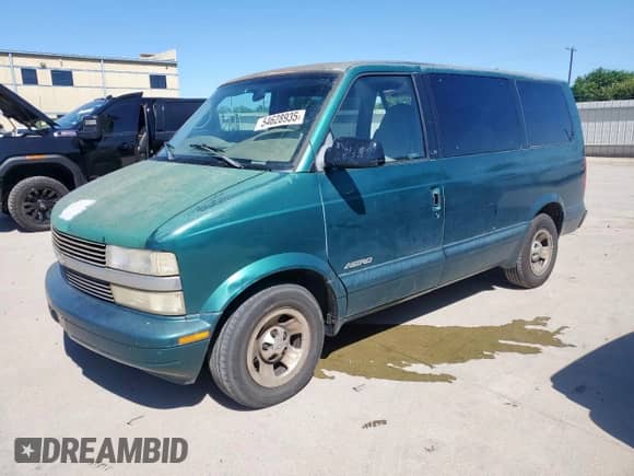 1998 Chevrolet Astro with VIN 1GNDM19W3WB205478, listed as a Copart auction lot 54628935 with 132,032 mi miles and Clean title. Bid and sale history available at DreamBid. Image 1.