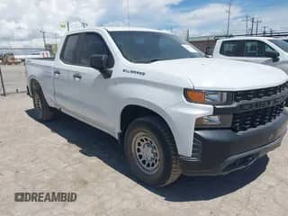 2020 Chevrolet Silverado 1500 Work Truck z VIN 1GCRYAEF2LZ176647, wystawiony jako IAAI lot #42982020 z przebiegiem 61 903 mil mil oraz . Historia ofert i sprzedaży dostępna na DreamBid. Obrazek 1.
