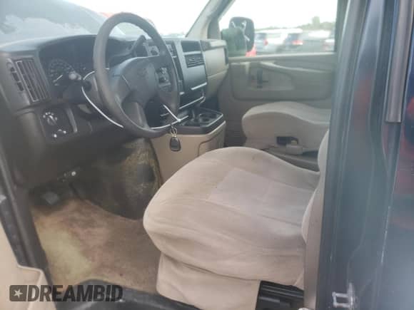 2006 Chevrolet Express Cargo YF7 Upfitter z VIN 1GBFG15T161110173, wystawiony jako Copart lot #66686594 z przebiegiem 217 375 mil mil oraz Szkoda całkowita • Salvage title. Historia ofert i sprzedaży dostępna na DreamBid. Obrazek 7.
