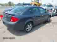 2009 Chevrolet Cobalt 1LT z VIN 1G1AT58H997258081, wystawiony jako IAAI lot #42998412 z przebiegiem 135 585 mil mil oraz . Historia ofert i sprzedaży dostępna na DreamBid. Obrazek 4.