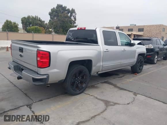 2018 Chevrolet Silverado 1500 LT с VIN 3GCPCRECXJG577001, выставлен на аукционе IAAI как лот 43322933 с пробегом 97 073 миль миль и . История ставок и продаж доступна на DreamBid. Изображение 4.