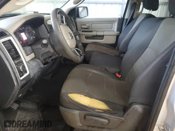 2009 Dodge 1500 SLT с VIN 1D3HB18P49S759652, выставлен на аукционе Copart как лот 63218615 с пробегом 246 405 миль миль и Списание • Salvage title. История ставок и продаж доступна на DreamBid. Изображение 7.