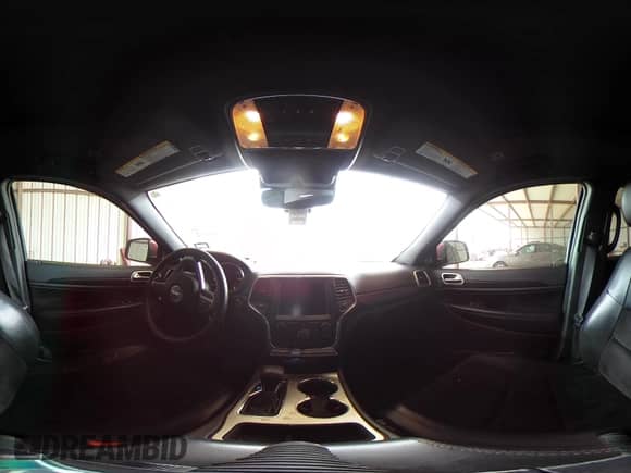 2017 Jeep Grand Cherokee Laredo с VIN 1C4RJEAG3HC823139, выставлен на аукционе IAAI как лот 41886032 с пробегом 97 224 миль миль и . История ставок и продаж доступна на DreamBid. Изображение 18.