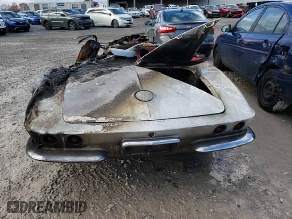 1962 Chevrolet Corvette с VIN 20867S108925, выставлен на аукционе Copart как лот 56040905 с пробегом Не указан миль и Списание • Salvage title. История ставок и продаж доступна на DreamBid. Изображение 6.