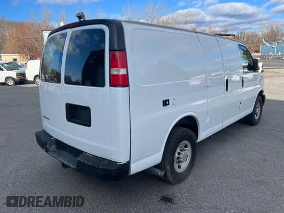 2009 Chevrolet City Express Cargo с VIN 1GCHG35K491116965, выставлен на аукционе Copart как лот 83615784 с пробегом 39 865 миль миль и Чистый • Clean title. История ставок и продаж доступна на DreamBid. Изображение 3.