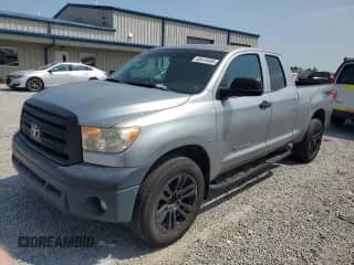 2013 Toyota Tundra z VIN 5TFRU5F14DX030091, wystawiony jako Copart lot #68419495 z przebiegiem 145 455 mil mil oraz Szkoda całkowita • Salvage title. Historia ofert i sprzedaży dostępna na DreamBid. Obrazek 1.
