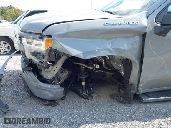 2024 Chevrolet Silverado 1500 RST with VIN 2GCUDEED2R1240604, listed as a IAAI auction lot 43225776 with 19,096 mi miles and . Bid and sale history available at DreamBid. Image 17.