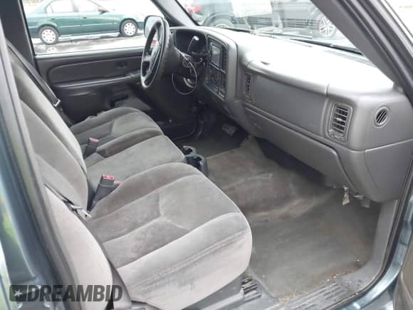 2006 GMC Sierra 1500 SL z VIN 2GTEC13V161241783, wystawiony jako IAAI lot #41910830 z przebiegiem 399 955 mil mil oraz . Historia ofert i sprzedaży dostępna na DreamBid. Obrazek 5.
