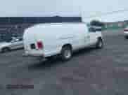 2006 Ford Econoline Cargo z VIN 1FTNS24W96DA75128, wystawiony jako IAAI lot #42181455 z przebiegiem 323 914 mil mil oraz . Historia ofert i sprzedaży dostępna na DreamBid. Obrazek 4.