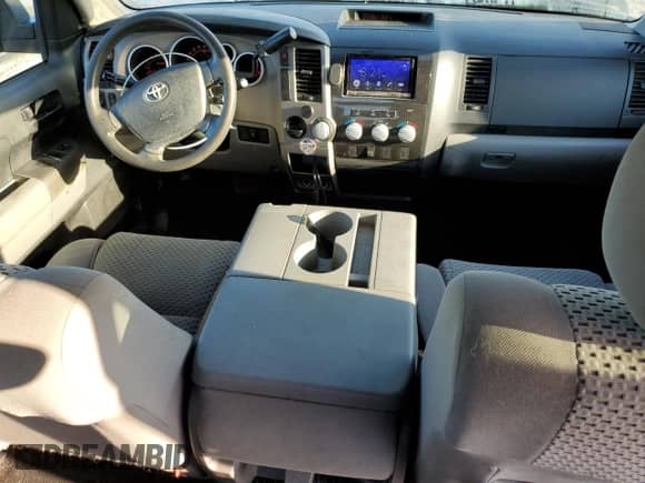 2012 Toyota Tundra z VIN 5TFRU5F12CX028127, wystawiony jako Copart lot #70646655 z przebiegiem 207 809 mil mil oraz Czysty tytuł • Clean title. Historia ofert i sprzedaży dostępna na DreamBid. Obrazek 8.