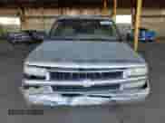 2001 Chevrolet Silverado 1500 with VIN 2GCEC19WX11148799, listed as a Copart auction lot 42381195 with 276,636 mi miles and Salvage title. Bid and sale history available at DreamBid. Image 5.