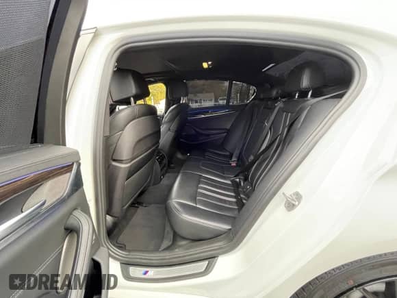 2018 BMW 5 Series 540i xDrive с VIN WBAJE7C53JG891929, выставлен на аукционе Copart как лот 87308615 с пробегом 121 052 миль миль и Чистый • Clean title. История ставок и продаж доступна на DreamBid. Изображение 14.