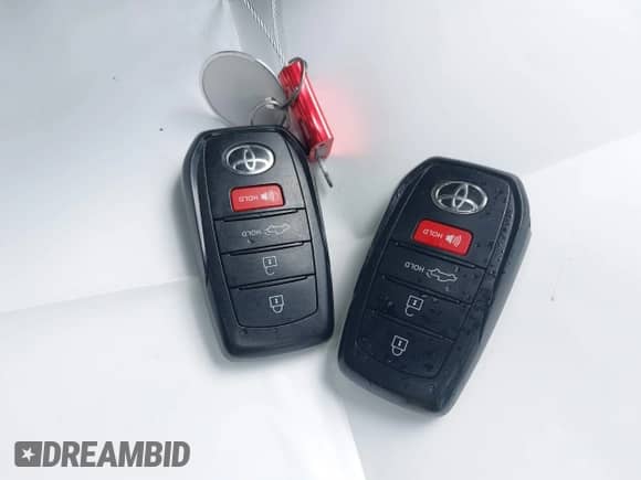 2023 Toyota Tundra Limited Hybrid z VIN 5TFJC5DB4PX035193, wystawiony jako IAAI lot #42884646 z przebiegiem Nie podano mil oraz . Historia ofert i sprzedaży dostępna na DreamBid. Obrazek 11.