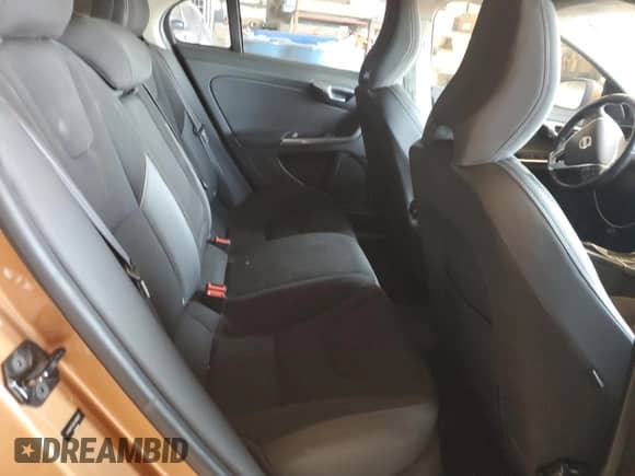 2012 Volvo S60 T5 с VIN YV1622FS2C2108227, выставлен на аукционе Copart как лот 66946365 с пробегом Не указан миль и Чистый • Clean title. История ставок и продаж доступна на DreamBid. Изображение 10.