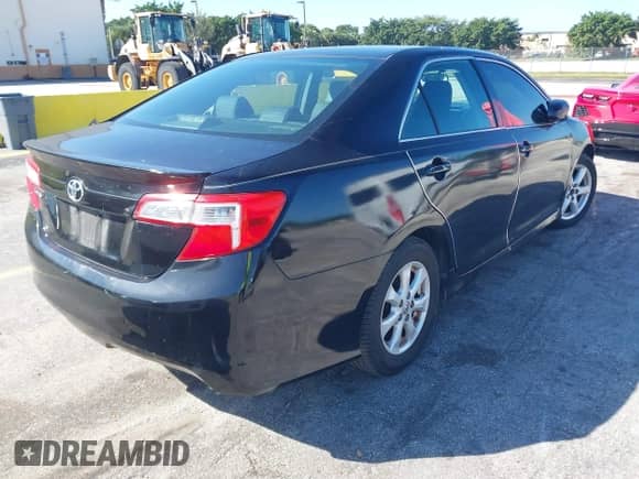 2014 Toyota Camry L z VIN 4T1BF1FK6EU330209, wystawiony jako IAAI lot #43584677 z przebiegiem 79 370 mil mil oraz . Historia ofert i sprzedaży dostępna na DreamBid. Obrazek 4.