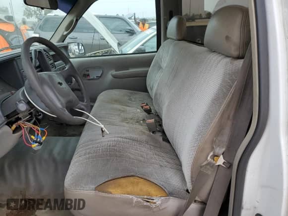 1997 Chevrolet Silverado 2500 с VIN 1GCGC24R7VZ246010, выставлен на аукционе Copart как лот 74680344 с пробегом Не указан миль и На запчасти • Non repairable. История ставок и продаж доступна на DreamBid. Изображение 10.