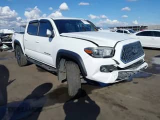 2018 Toyota Tacoma SR5 с VIN 3TMAZ5CN4JM053345, выставлен на аукционе IAAI как лот 41448361 с пробегом 67 245 миль миль и . История ставок и продаж доступна на DreamBid. Изображение 1.