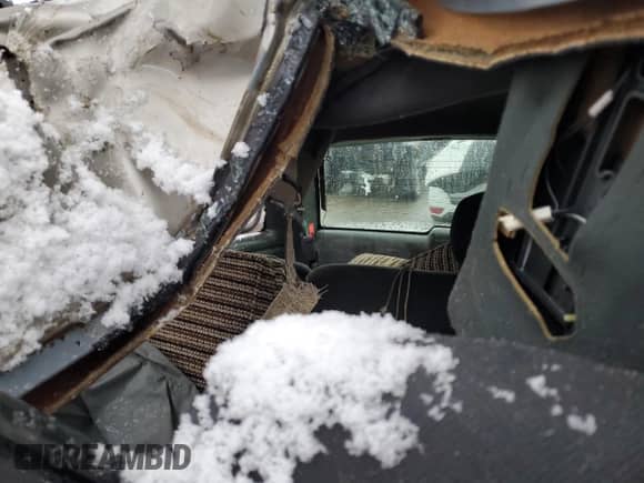 2003 Chevrolet Blazer LS с VIN 1GNCS13X63K129026, выставлен на аукционе Copart как лот 84567954 с пробегом Не указан миль и Списание • Salvage title. История ставок и продаж доступна на DreamBid. Изображение 10.