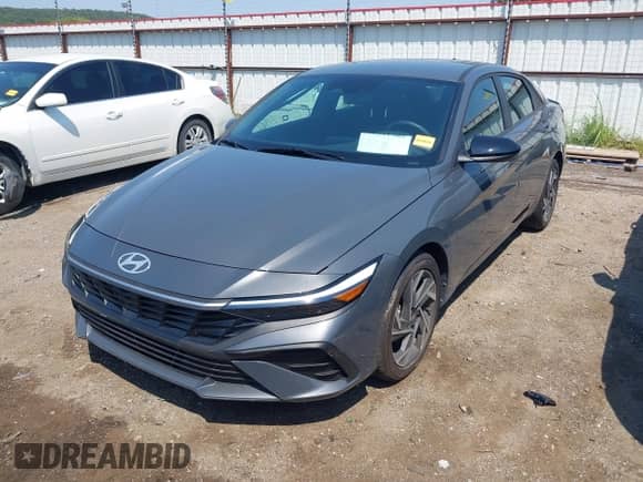 2025 Hyundai Elantra SEL Sport z VIN KMHLM4DG2SU943286, wystawiony jako IAAI lot #42841985 z przebiegiem 2 024 mil mil oraz . Historia ofert i sprzedaży dostępna na DreamBid. Obrazek 2.