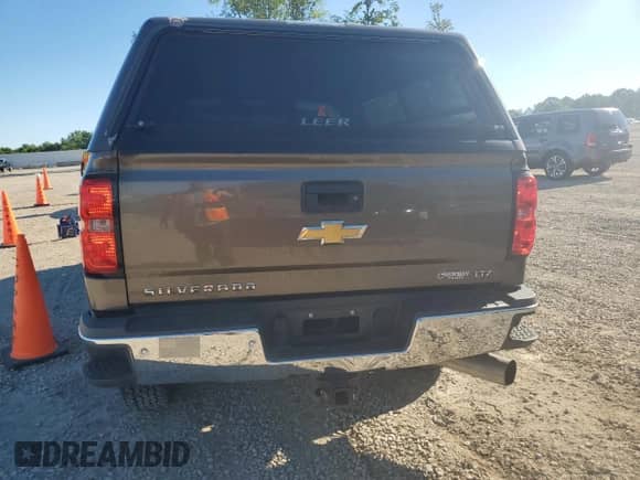 2015 Chevrolet Silverado 3500HD LTZ с VIN 1GC4K0C82FF577552, выставлен на аукционе Copart как лот 69853375 с пробегом 108 324 миль миль и Чистый • Clean title. История ставок и продаж доступна на DreamBid. Изображение 6.