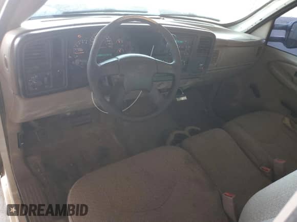 2007 Chevrolet Silverado 2500HD Work Truck z VIN 1GCHC24UX7E181480, wystawiony jako Copart lot #61087385 z przebiegiem 223 799 mil mil oraz Czysty tytuł • Clean title. Historia ofert i sprzedaży dostępna na DreamBid. Obrazek 8.