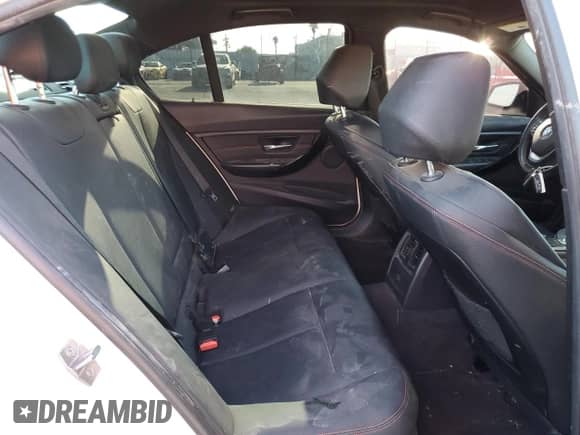 2013 BMW 3 Series 328i z VIN WBA3C1C51DF436499, wystawiony jako Copart lot #89733355 z przebiegiem 155 566 mil mil oraz Szkoda całkowita • Salvage title. Historia ofert i sprzedaży dostępna na DreamBid. Obrazek 10.