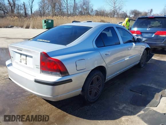 2005 Volvo S60 с VIN YV1RH592052459505, выставлен на аукционе IAAI как лот 41582640 с пробегом 91 343 миль миль и . История ставок и продаж доступна на DreamBid. Изображение 4.