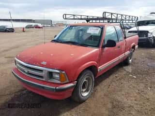 1994 Chevrolet S-10 LS z VIN 1GCCS19Z1R8165553, wystawiony jako IAAI lot #43511404 z przebiegiem 501 853 mil mil oraz . Historia ofert i sprzedaży dostępna na DreamBid. Obrazek 6.