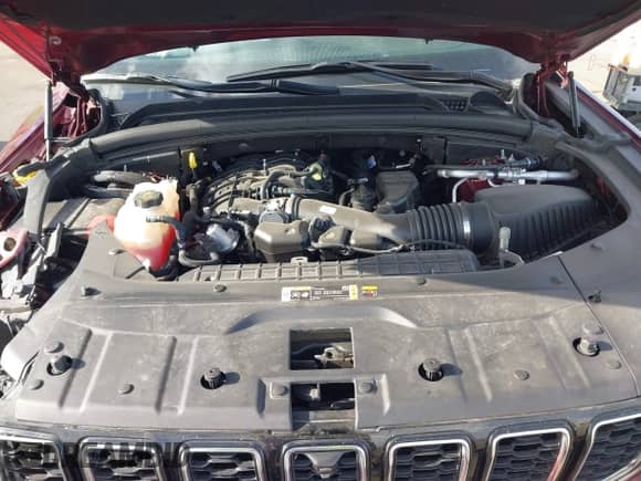 2023 Jeep Grand Cherokee Limited с VIN 1C4RJKBG5P8798405, выставлен на аукционе IAAI как лот 42287144 с пробегом 24 060 миль миль и . История ставок и продаж доступна на DreamBid. Изображение 10.