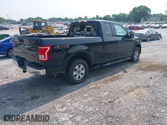 2017 Ford F-150 XL с VIN 1FTFX1EG1HKD47001, выставлен на аукционе IAAI как лот 42362486 с пробегом 154 666 миль миль и . История ставок и продаж доступна на DreamBid. Изображение 4.