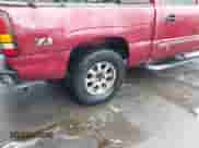 2004 GMC Sierra 1500 SLE z VIN 2GTEK13TX41417048, wystawiony jako IAAI lot #42403447 z przebiegiem 222 760 mil mil oraz . Historia ofert i sprzedaży dostępna na DreamBid. Obrazek 17.