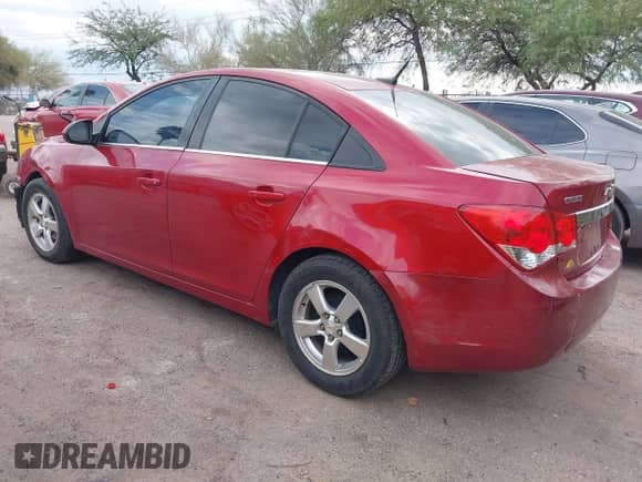 2013 Chevrolet Cruze 1LT z VIN 1G1PC5SB1D7269678, wystawiony jako IAAI lot #43396426 z przebiegiem 171 016 mil mil oraz . Historia ofert i sprzedaży dostępna na DreamBid. Obrazek 3.