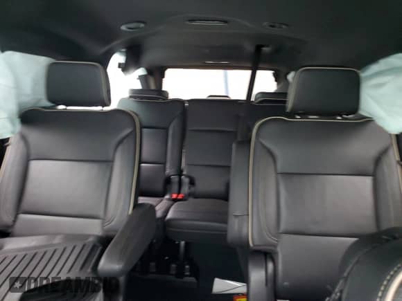 2022 Chevrolet Suburban Premier z VIN 1GNSKFKD4NR227224, wystawiony jako Copart lot #72340074 z przebiegiem 107 578 mil mil oraz Szkoda całkowita • Salvage title. Historia ofert i sprzedaży dostępna na DreamBid. Obrazek 10.