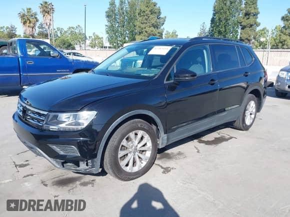 2018 Volkswagen Tiguan S с VIN 3VV1B7AX1JM091928, выставлен на аукционе IAAI как лот 42283454 с пробегом 53 650 миль миль и . История ставок и продаж доступна на DreamBid. Изображение 2.