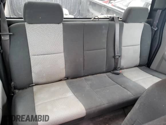 2009 Chevrolet Silverado 1500 LS z VIN 1GCEK19C19Z135113, wystawiony jako Copart lot #56945925 z przebiegiem 127 479 mil mil oraz Czysty tytuł • Clean title. Historia ofert i sprzedaży dostępna na DreamBid. Obrazek 10.