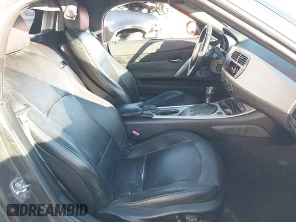 2004 BMW Z4 2.5i с VIN 4USBT33544LS51157, выставлен на аукционе IAAI как лот 41343067 с пробегом 151 267 миль миль и . История ставок и продаж доступна на DreamBid. Изображение 5.