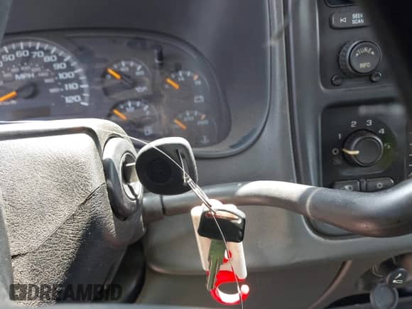 2005 Chevrolet Silverado 1500 Z71 с VIN 2GCEK13T551143145, выставлен на аукционе IAAI как лот 42439955 с пробегом Не указан миль и . История ставок и продаж доступна на DreamBid. Изображение 11.