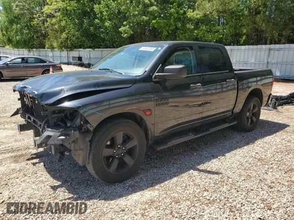 2016 Ram 1500 Express with VIN 1C6RR6KG5GS195304, listed as a Copart auction lot 53842385 with 136,452 mi miles and Salvage title. Bid and sale history available at DreamBid. Image 1.