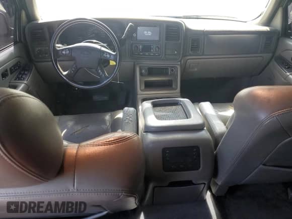2004 Chevrolet Tahoe LS with VIN 1GNEC13T74R151824, listed as a Copart auction lot 70682005 with 204,620 mi miles and Salvage title. Bid and sale history available at DreamBid. Image 8.